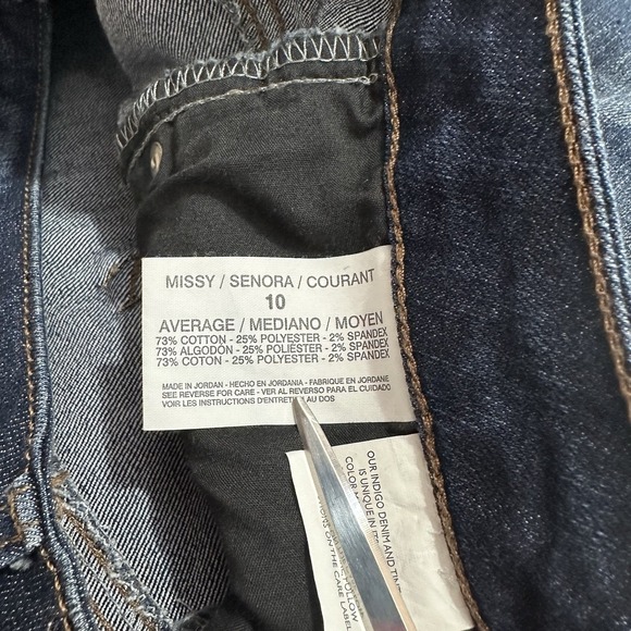 Nine West Jean Blue Denim Cuffed Shorts Whiskered Medium Wash Stretch Womens 10 - Picture 7 of 9